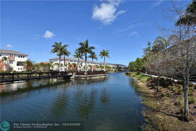 Pompano Beach, FL 33060,263 SW 7th Ct