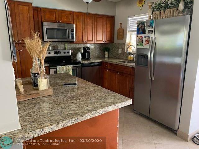 Pompano Beach, FL 33060,280 SW 10th St