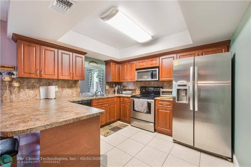 Coral Springs, FL 33065,7807 NW 41st St