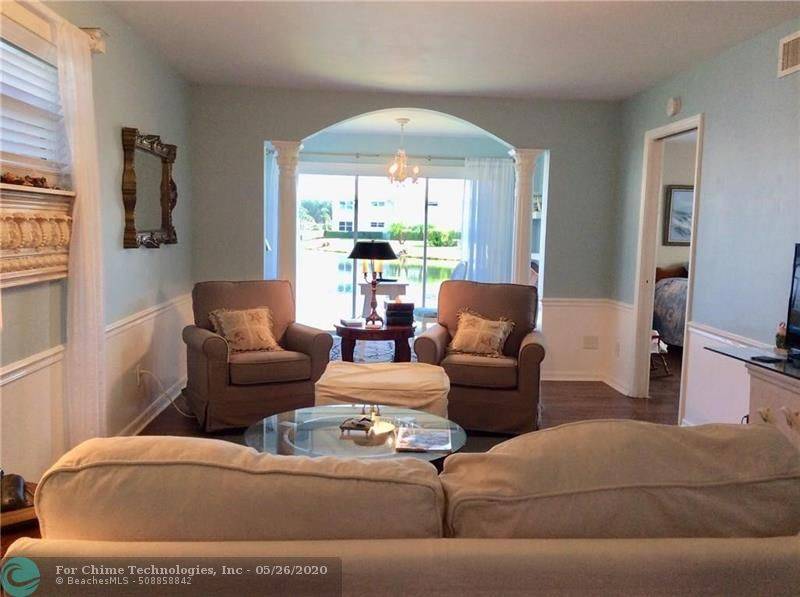 Vero Beach, FL 32962,850 lake orchid cir  #102