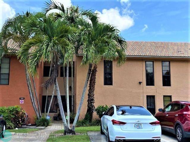 Plantation, FL 33324,9713 N New River Canal Rd  #301