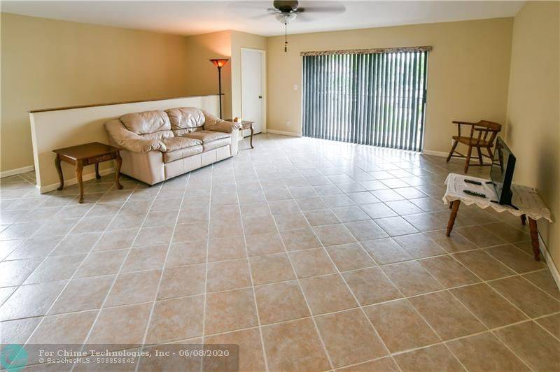 Pompano Beach, FL 33069,113 Gardens Dr  #202