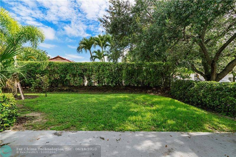 Coral Springs, FL 33071,993 NW 104th Way  #24