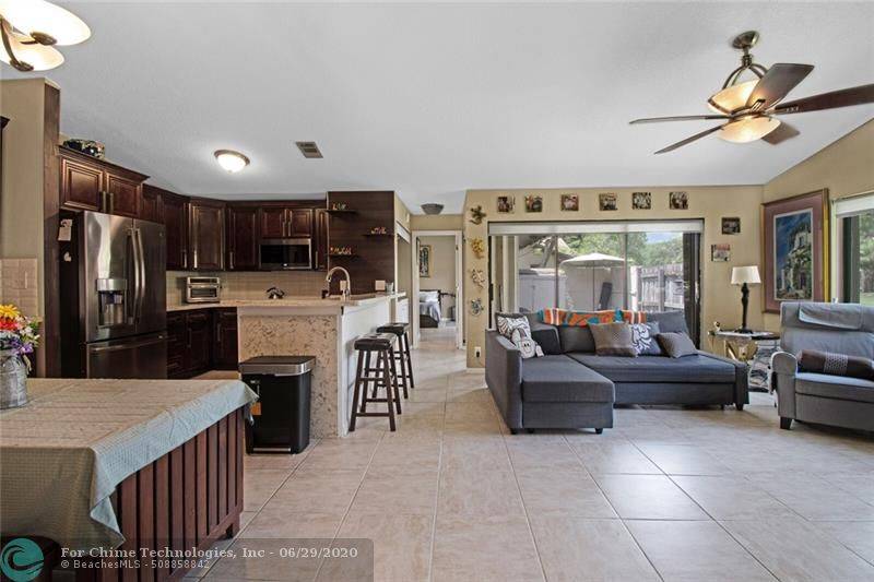 Oakland Park, FL 33309,3064 S Oakland Forest Dr  #1001