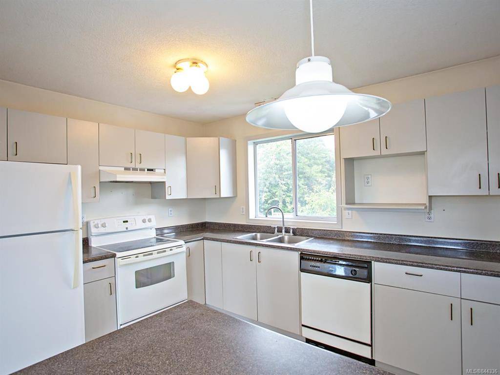 Nanaimo, BC V9R 5T6,585 Sperling Rd