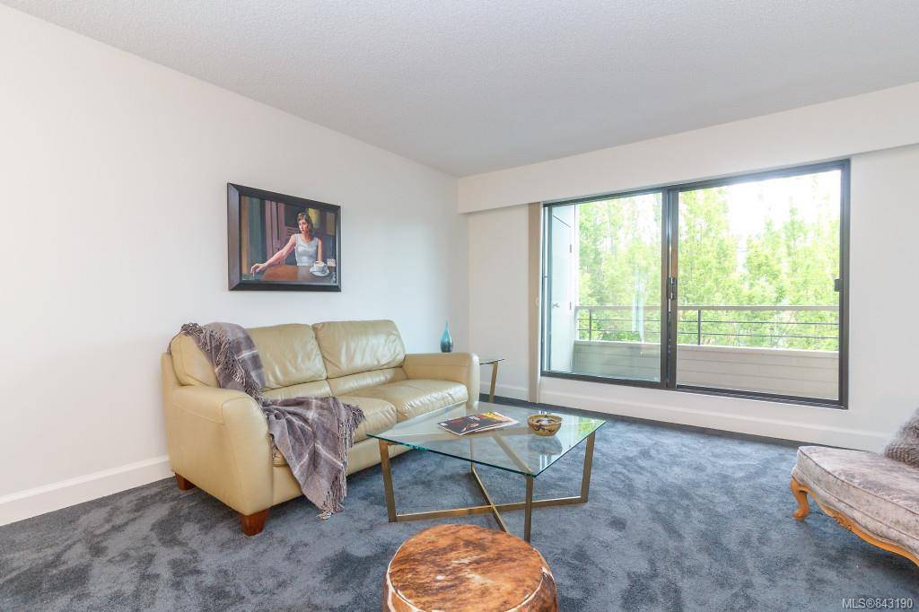 Esquimalt, BC V9A 5R6,955 Dingley Dell #308