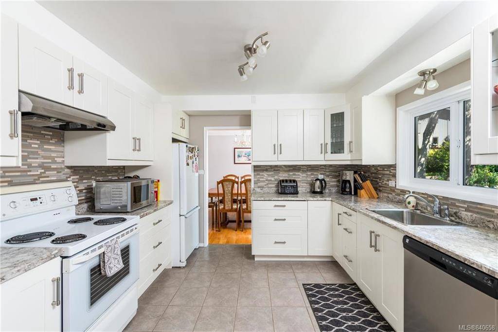 Esquimalt, BC V9A 4W2,1270 Rockcrest Ave