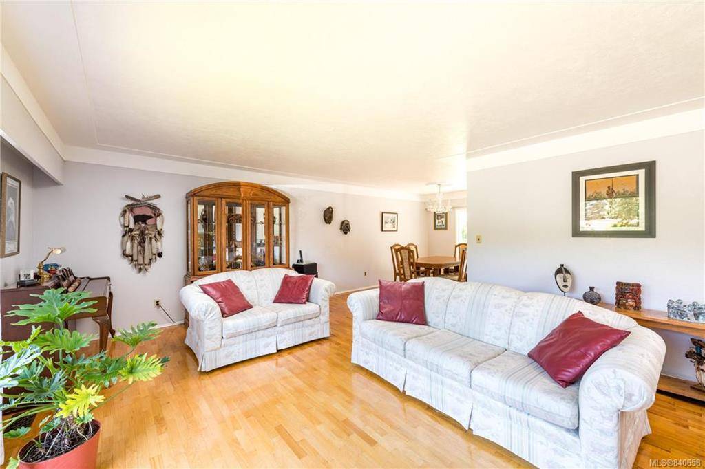 Esquimalt, BC V9A 4W2,1270 Rockcrest Ave