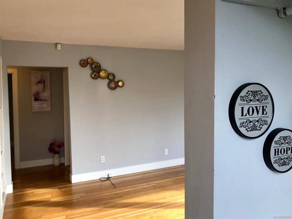 Nanaimo, BC V9R 3X1,370 Shepherd Ave