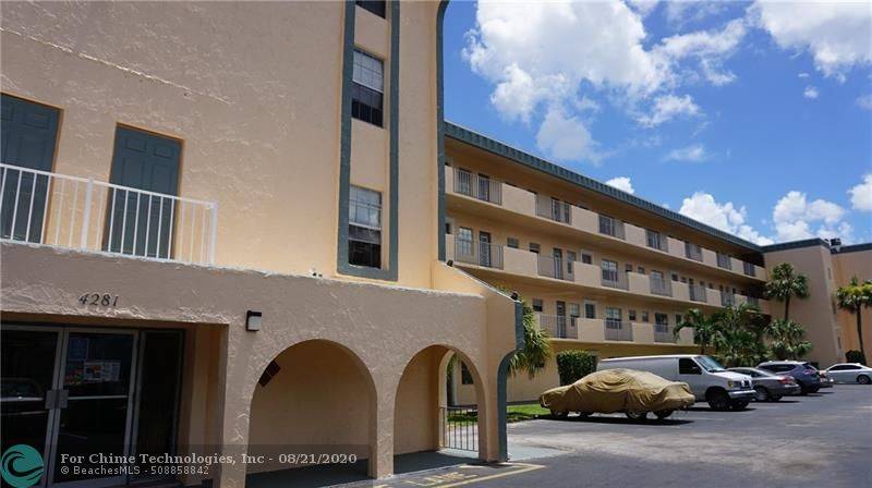 Lauderdale Lakes, FL 33319,4281 NW 41st St  #319