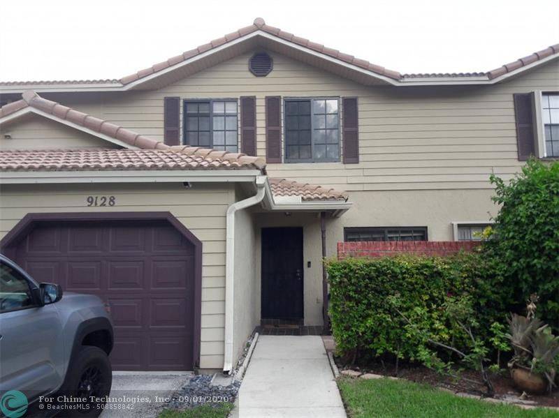 Plantation, FL 33324,9128 Vineyard Lake Dr