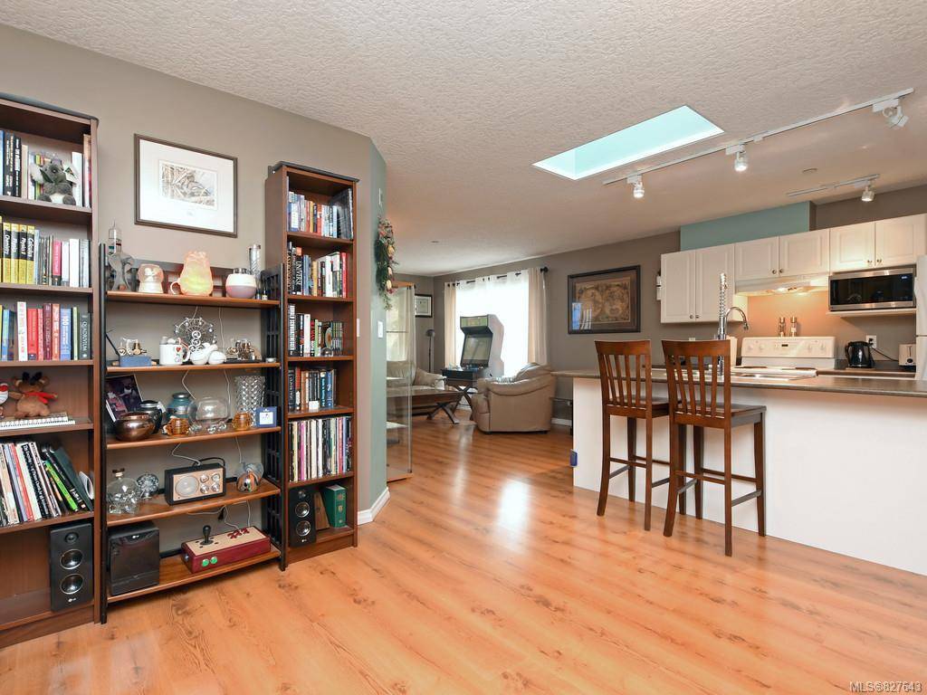 Langford, BC V9B 2V8,893 Hockley Ave #407