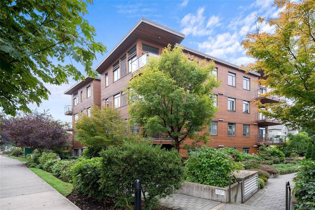 Saanich, BC V8P 2R5,3610 Richmond Rd #404