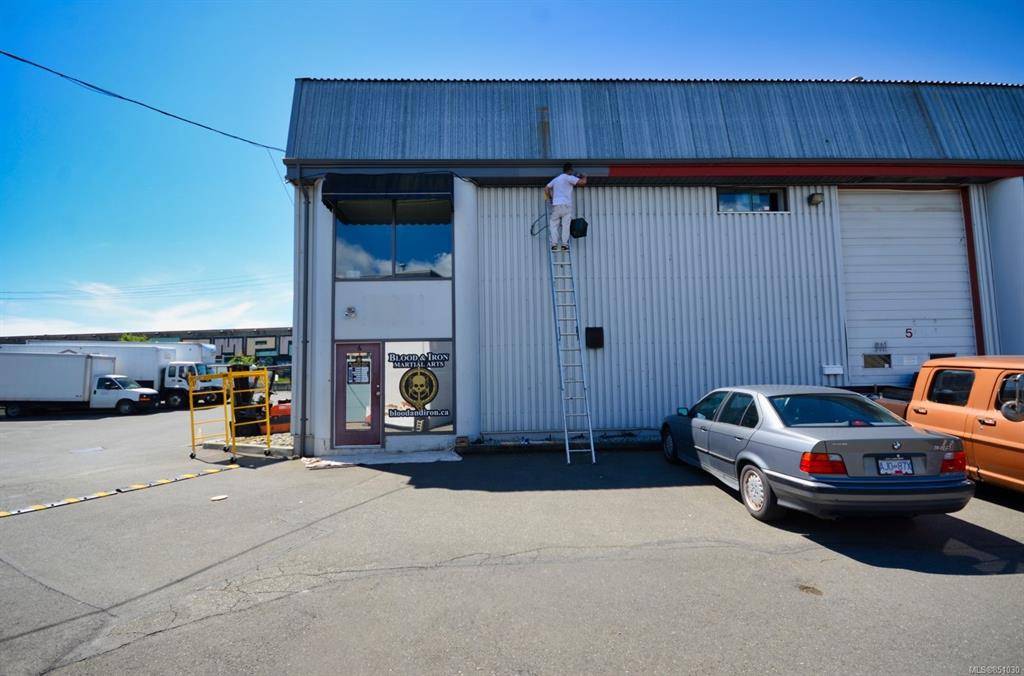 Esquimalt, BC V9A 4T5,835 Devonshire Rd #6