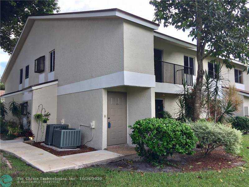 Pompano Beach, FL 33069,117 Gardens Dr  #204