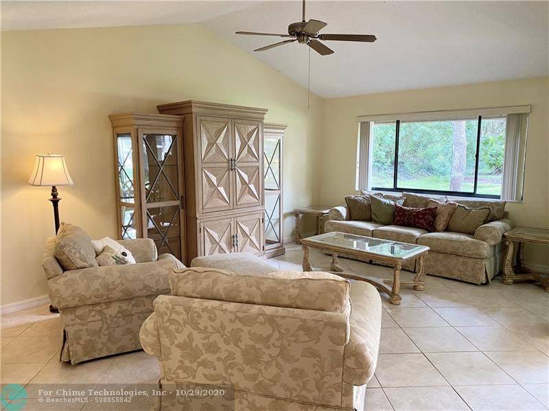 Boca Raton, FL 33486,5710 Coach House Circle  #A