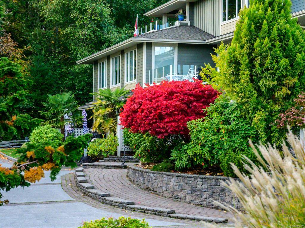 3032 Waterstone Way #203, Nanaimo, BC V9T 6S8