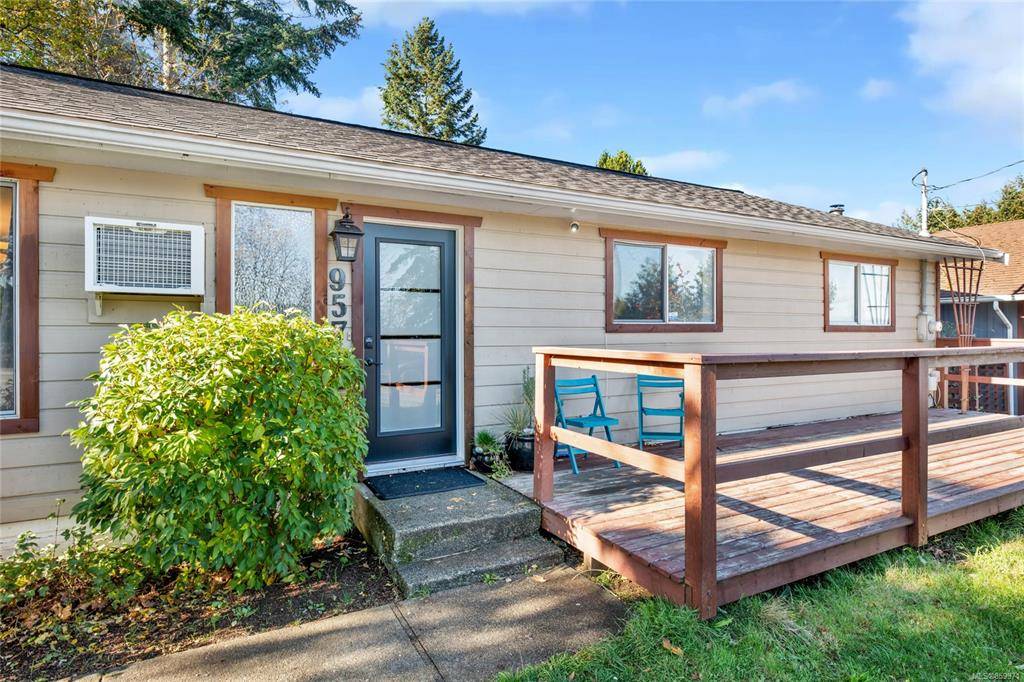 Nanaimo, BC V9R 3T4,957 Howard Ave