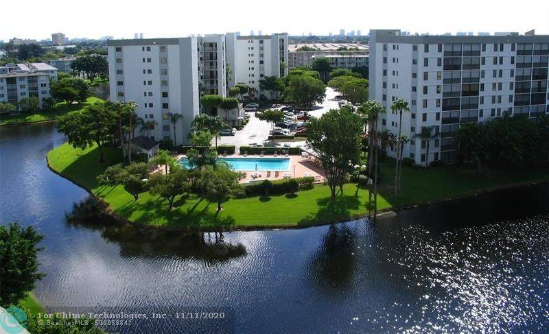 Pompano Beach, FL 33069,2232 N Cypress Bend Dr  #902