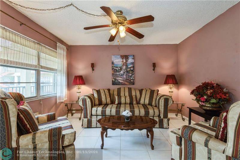 Pembroke Pines, FL 33027,13350 SW 1st St  #207-P