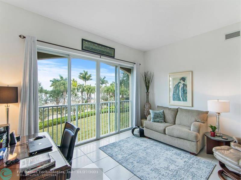 Fort Pierce, FL 34949,35 Harbour Isle Dr  #206