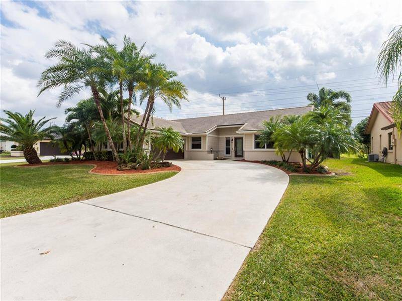 Davie, FL 33331,15030 W Tetherclift St