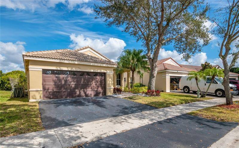 Weston, FL 33326,931 Falling Water Rd