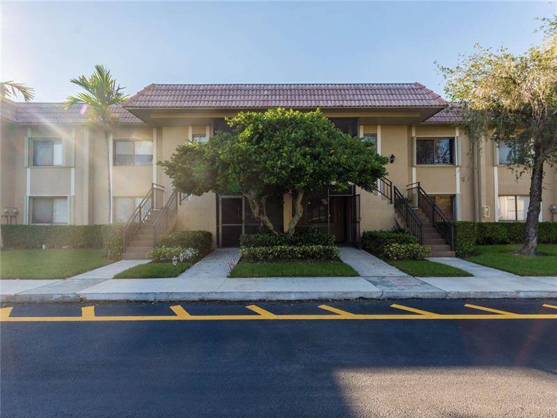 Weston, FL 33326,310 Lakeview Dr  #204