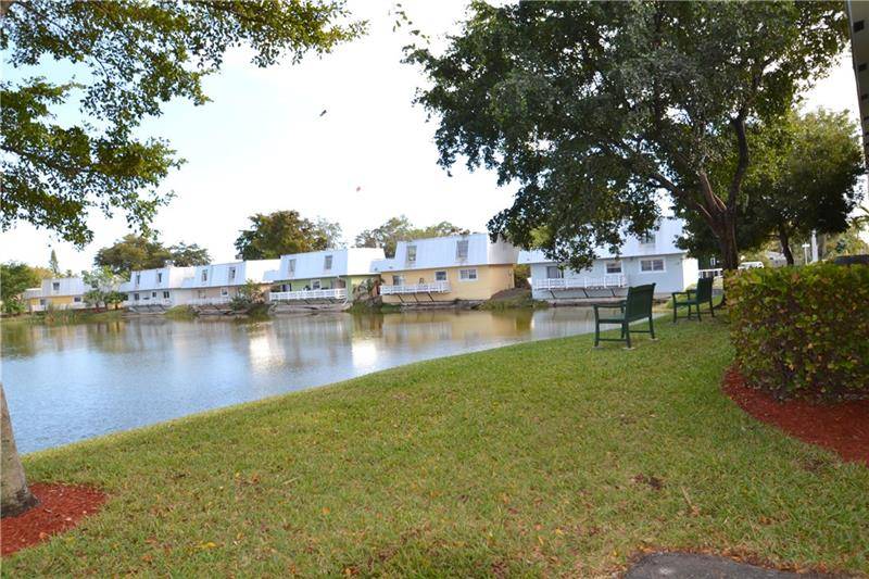 Oakland Park, FL 33334,4050 NE 12 TERRACE  #19-1