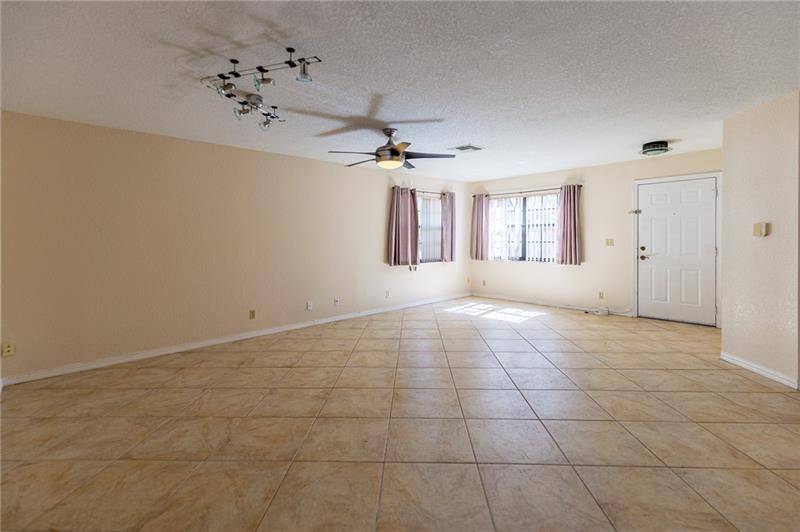 Plantation, FL 33324,9132 Vineyard Lake Dr  #9132