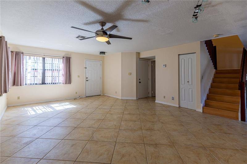 Plantation, FL 33324,9132 Vineyard Lake Dr  #9132