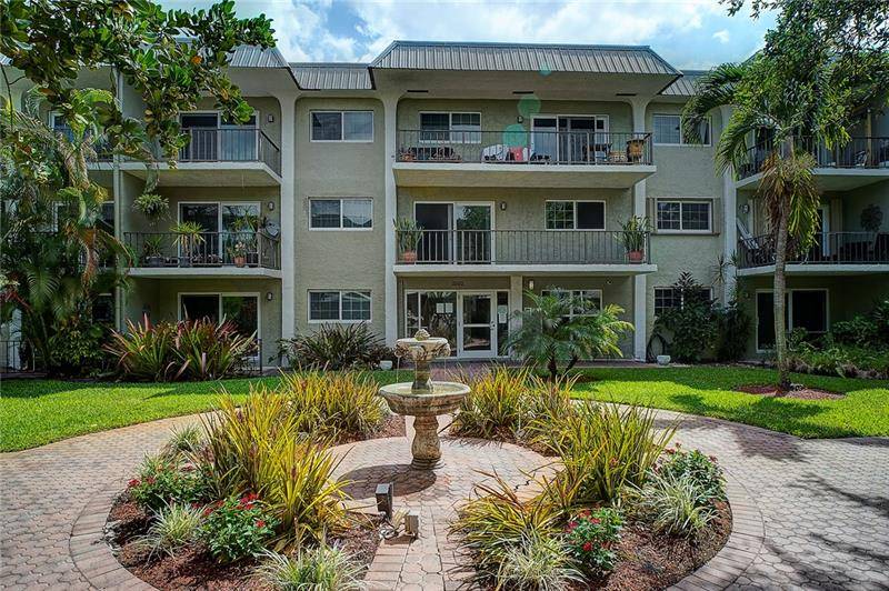 Wilton Manors, FL 33334,3002 NE 5th Ter  #213-B