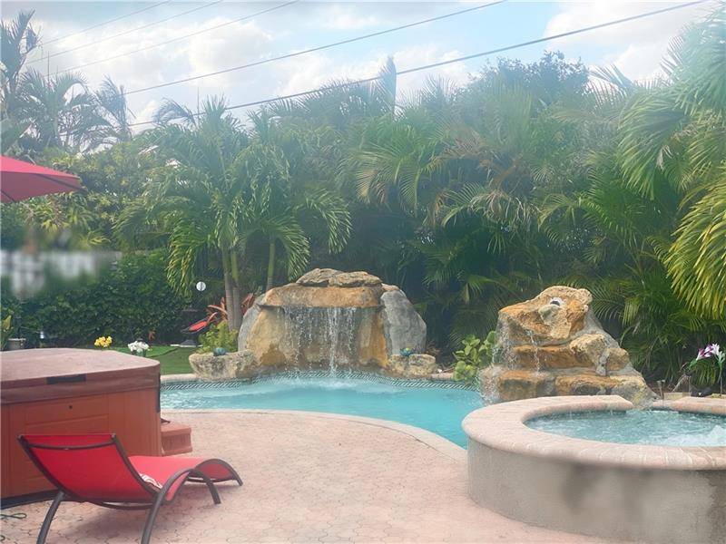 Wilton Manors, FL 33311,317 NW 30th Ct