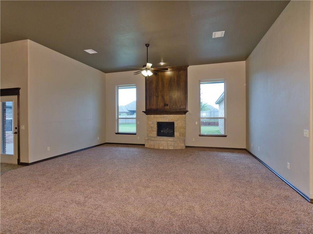 Edmond, OK 73012,1304 NW 189th Street