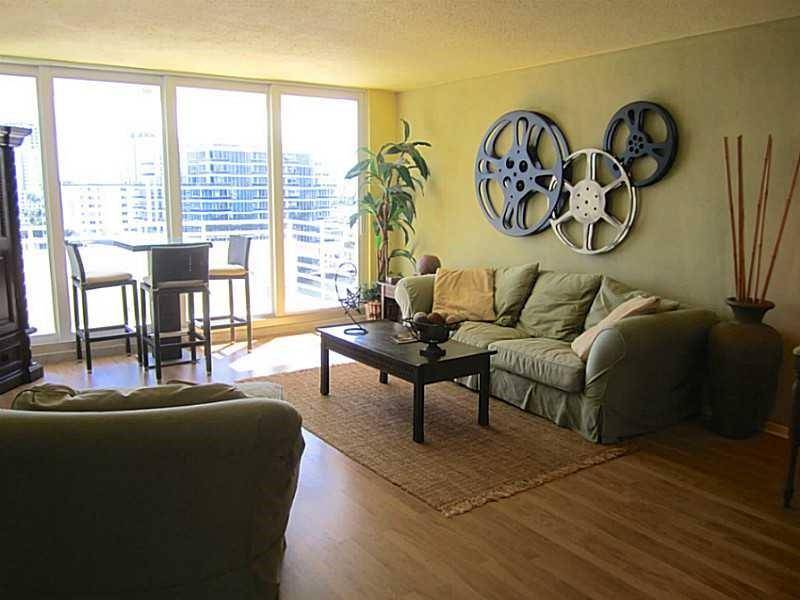 Fort Lauderdale, FL 33304,888 INTRACOASTAL DR  #8B