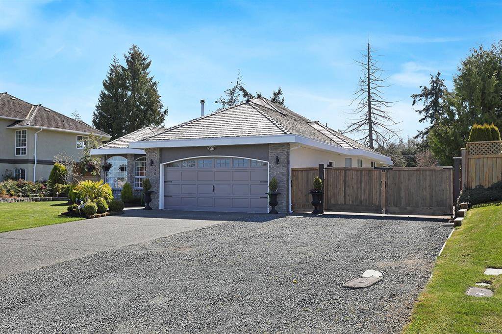 Qualicum Beach, BC V9K 2J1,890 Fairways Dr