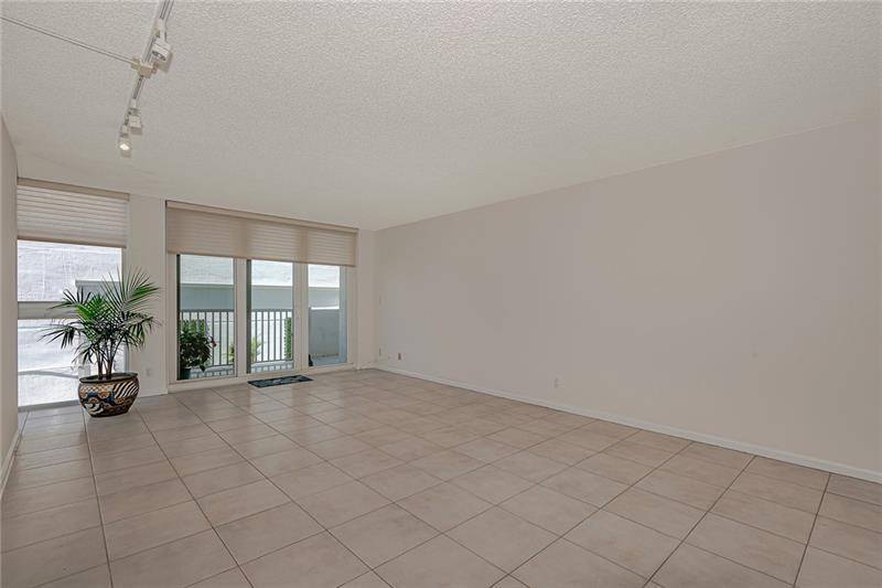 Pompano Beach, FL 33062,1370 S Ocean Blvd  #305