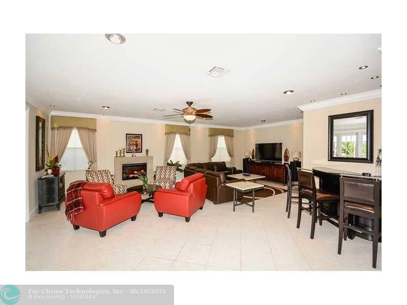 Weston, FL 33327,925 CRESTVIEW CIR