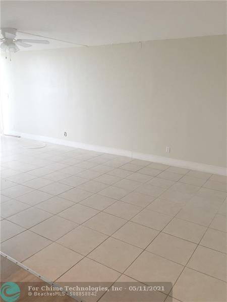 Lauderhill, FL 33319,4222 Inverrary Blvd  #4705