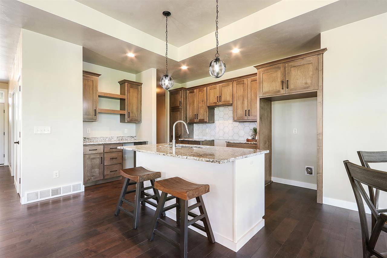 Green Bay, WI 54301,600 OLDE RIVER COURT