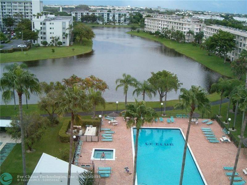 Pompano Beach, FL 33069,2112 S Cypress Bend Dr  #107