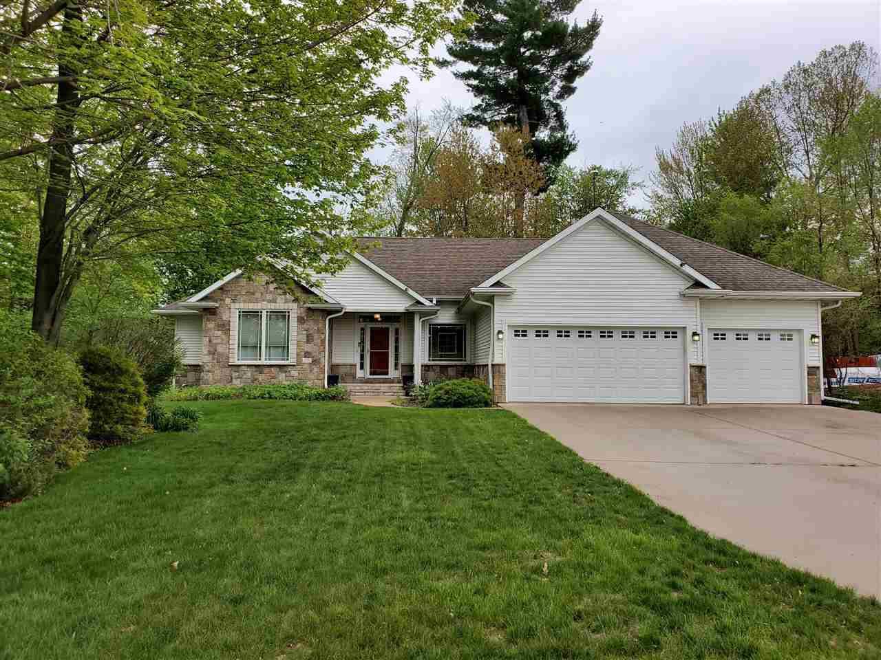 Waupaca, WI 54981,1579 FOXFIRE COURT