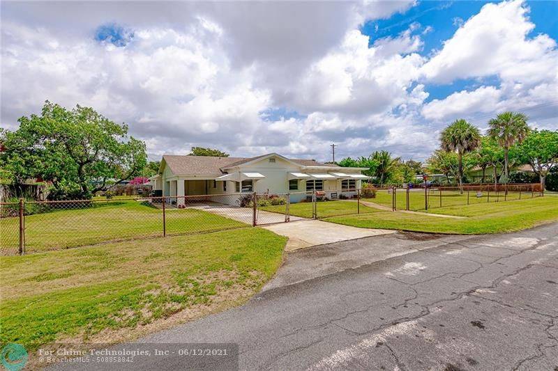 Pompano Beach, FL 33060,737 NE 7th St