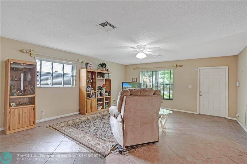 Oakland Park, FL 33334,630 NE 36th St