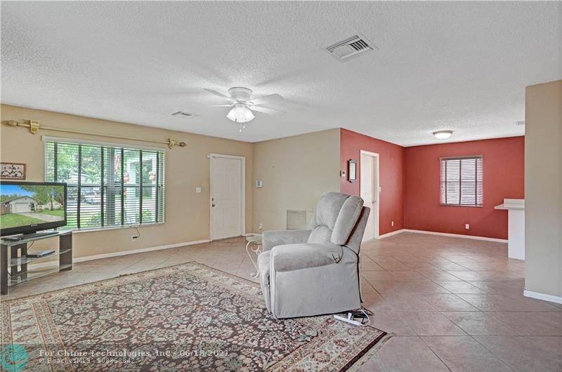 Oakland Park, FL 33334,630 NE 36th St