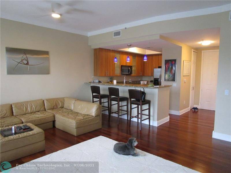 Wilton Manors, FL 33334,2631 NE 14th Ave  #203