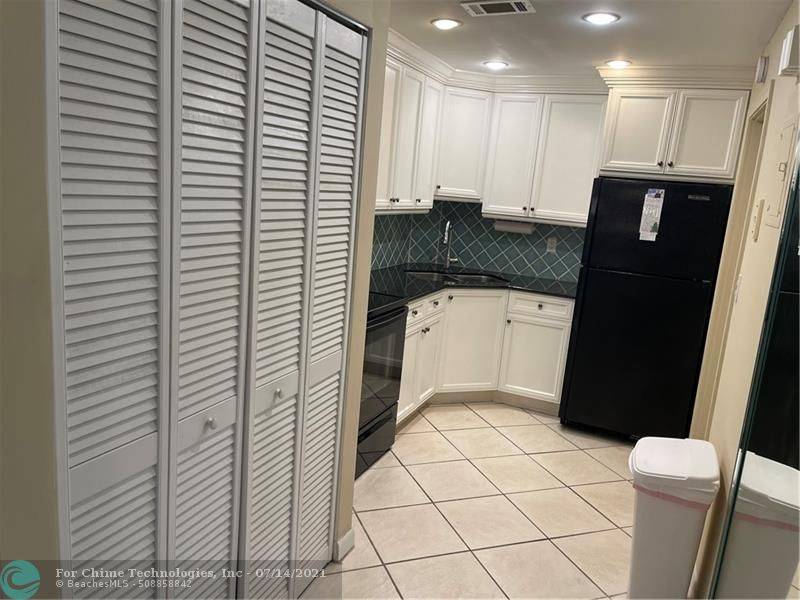 Wilton Manors, FL 33305,9 NE 19th Ct  #104C