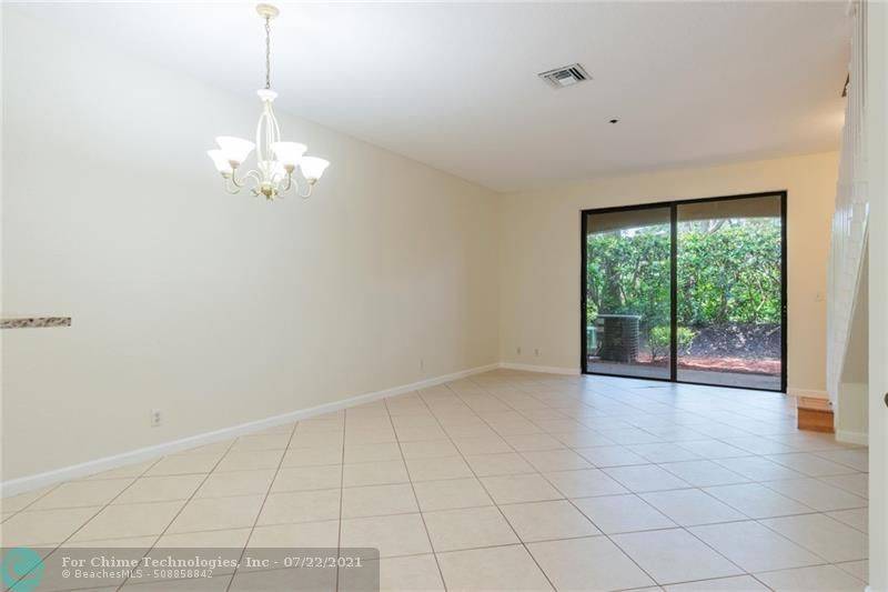 Weston, FL 33332,4319 Vineyard Cir  #4319