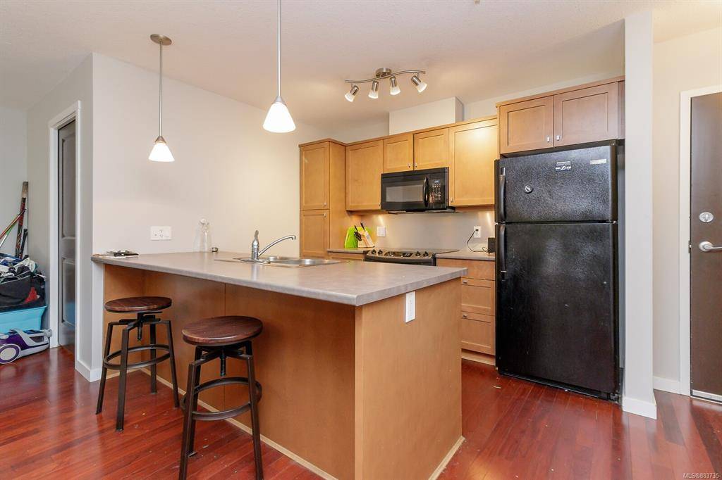 Nanaimo, BC V9R 2X9,555 Franklyn St #110