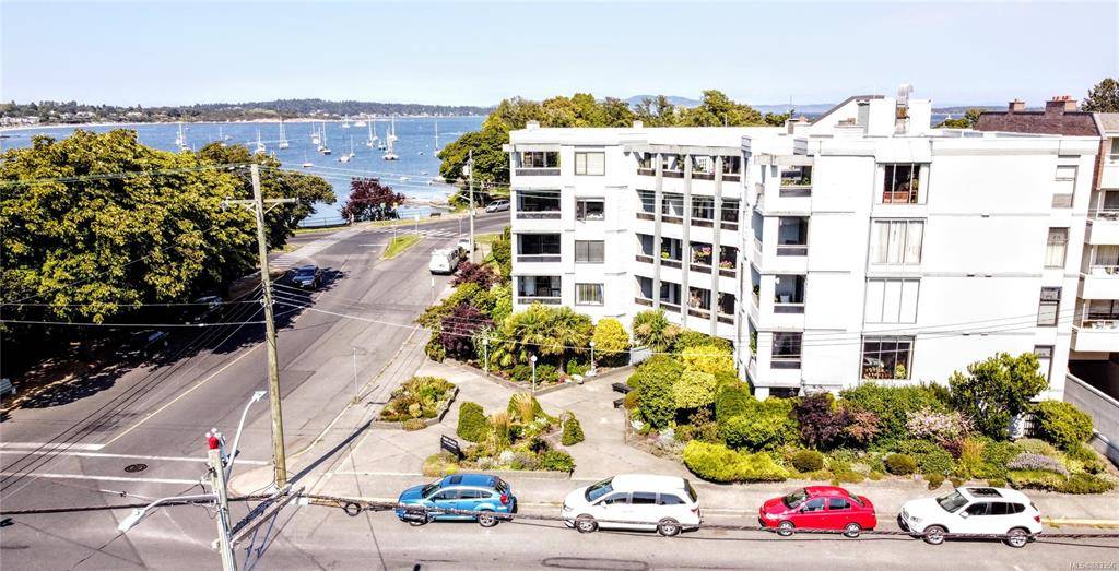 Oak Bay, BC V8S 5H9,2605 Windsor Rd #104